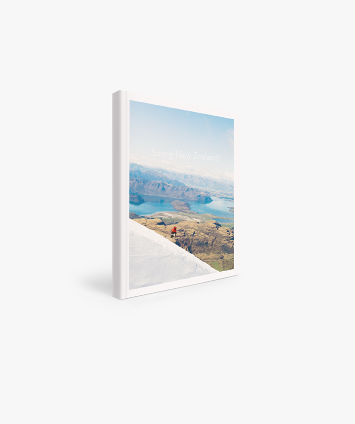 Produktbild für mittelgroßes Softcover-Fotobuch im Hochformat.