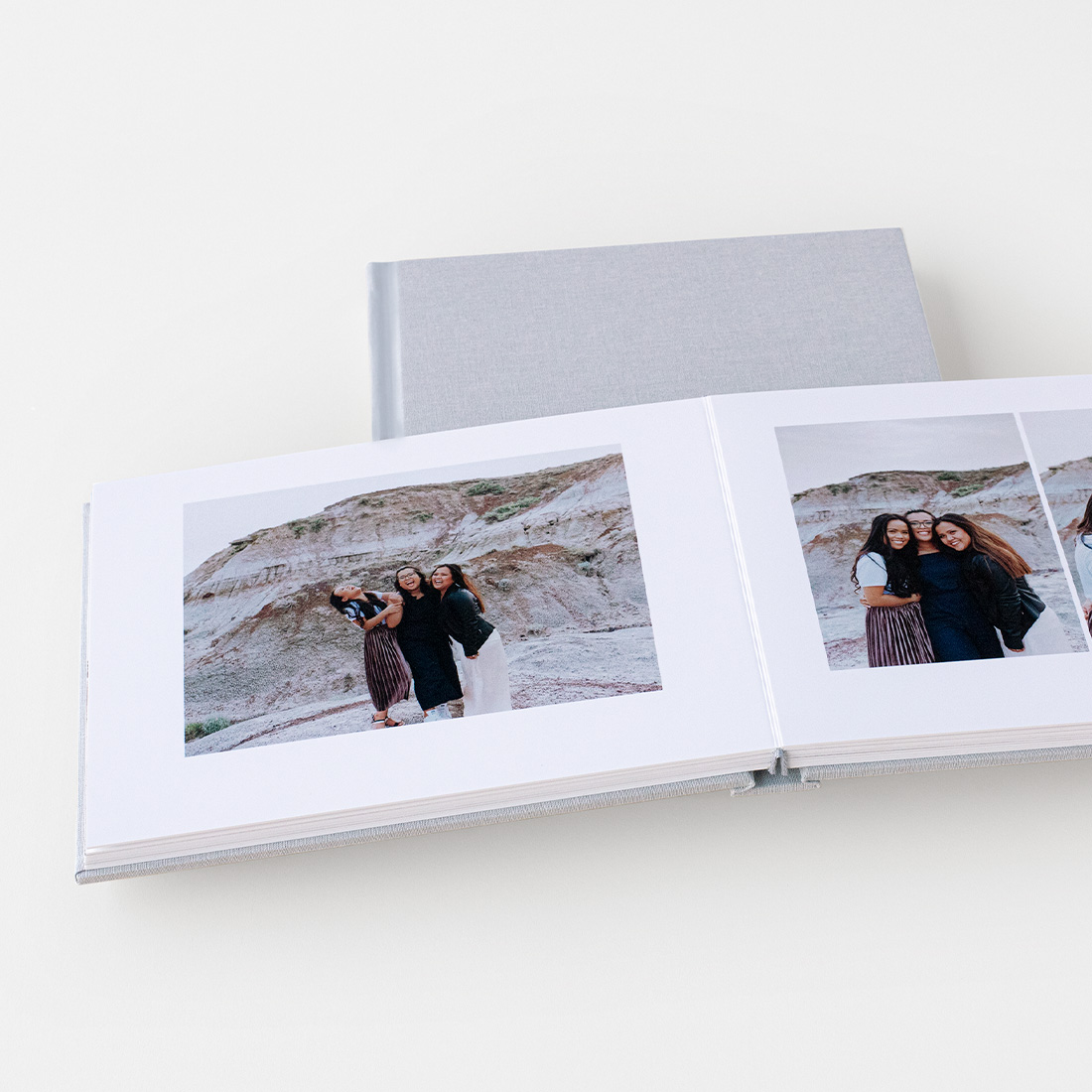 Buy La Lente Premium Photo Album, Large Customizable, 50 pages/100 Sheets,  4x6, 5x7, 8x10, Gold Stamped, Dry-Mount, Picture Scrapbook, Wedding,  Vacation, Anniversary, Baby Shower, Graduation or Travel Online at Low  Prices in