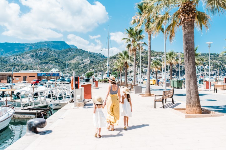 /media/12357/familyvacationideas-cover.jpg