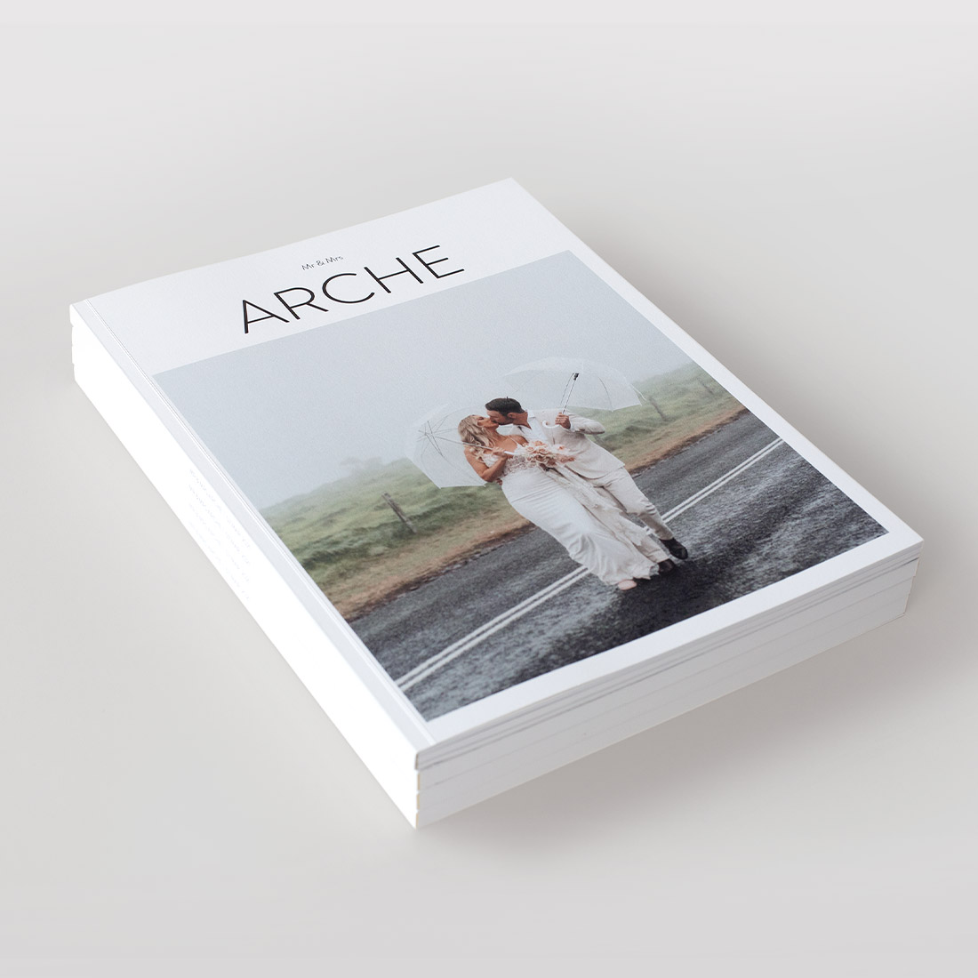 Pilha de revistas de casamento.