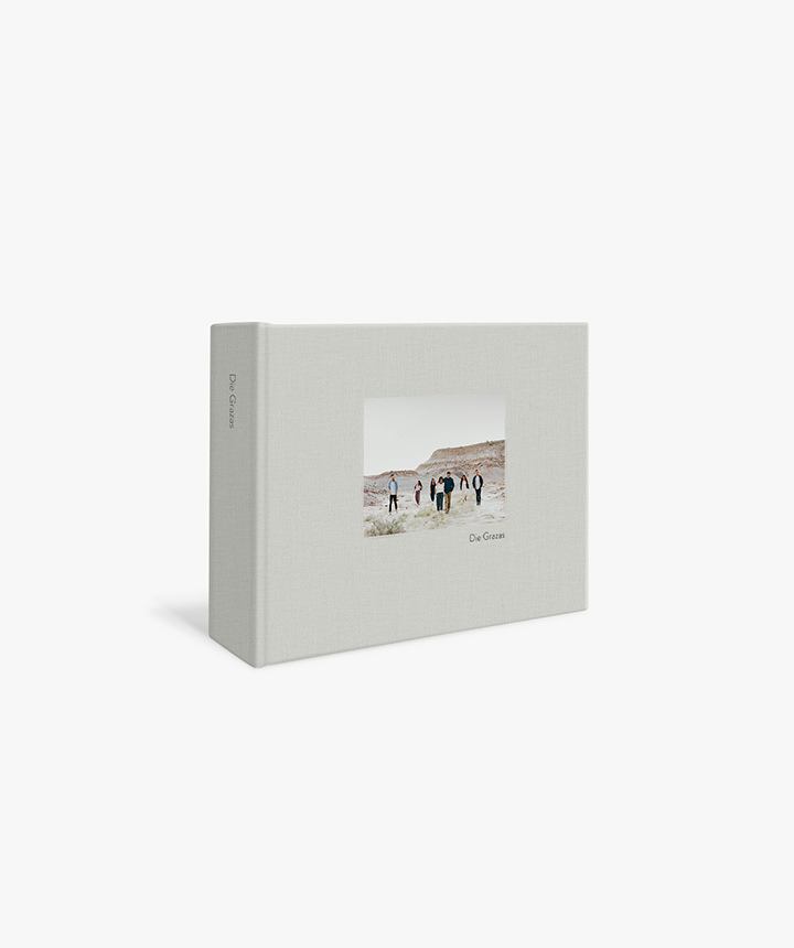 Produktbild für mittelgroßes Premium-Fotoalbum im Querformat.