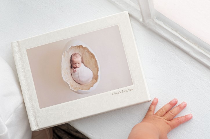 /media/14825/babybookfirstyear-blog-cover.jpg