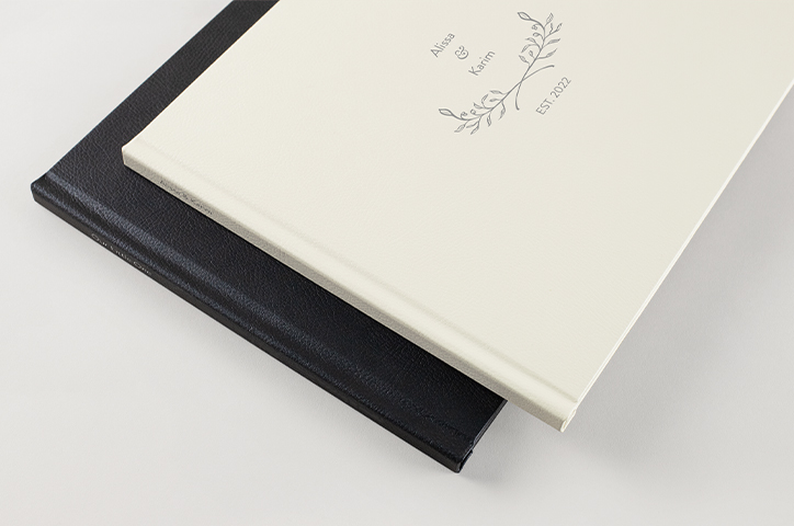 Deux livres photo premium en cuir végan.