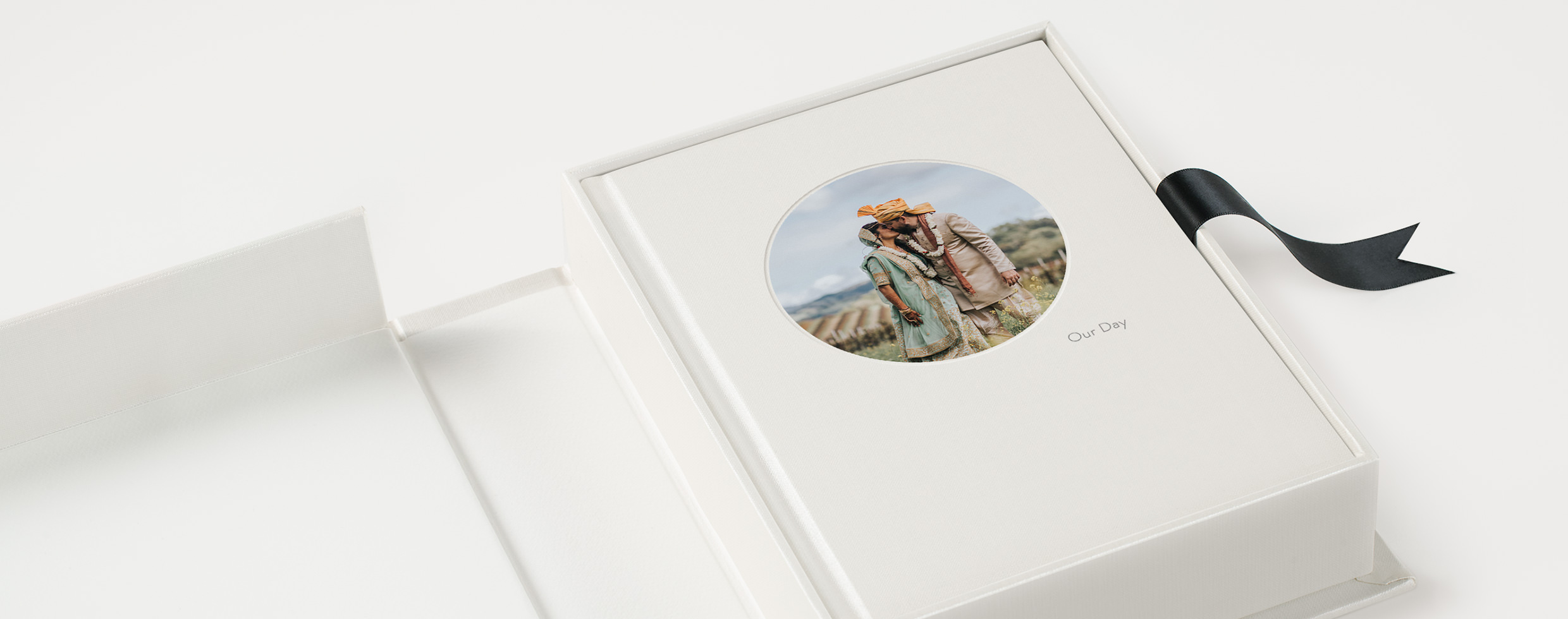Ryan mcginley moonmilk 写真集 美品 Ryan McGinley: Moonmilk ライアン・マッギンレー - 古本買取