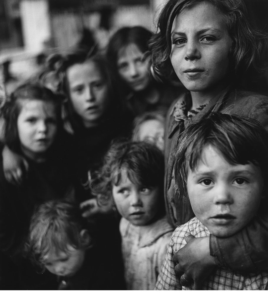 Group of children - Italy, Venice, 1949