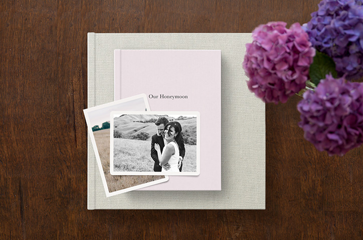 Collection de mariage avec album photo, livre photo et cartes de remerciement.